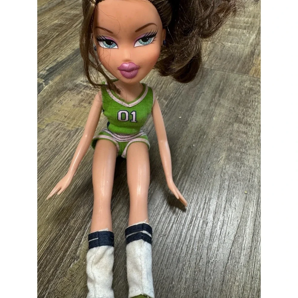 Bratz Play Sportz Basketball Yasmin Doll 2001‎ MGA Green Athletic Outfit 10 inch